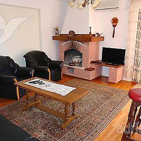 Simper Apartment *